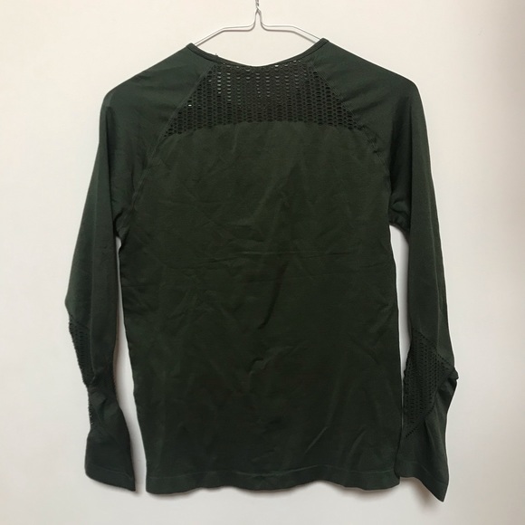 NWT fabletics olive green work out top - Picture 6 of 8